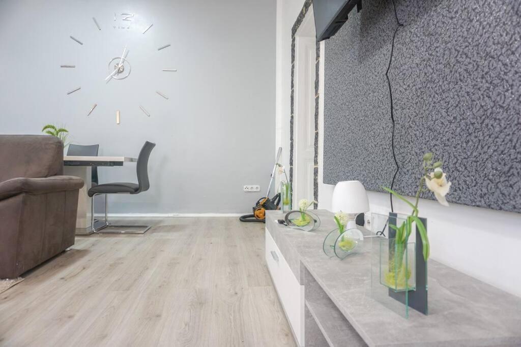 Apartment In Wuppertal - Charmante 3-Zimmer-Oase Mit Kamin Und Badewanne מראה חיצוני תמונה