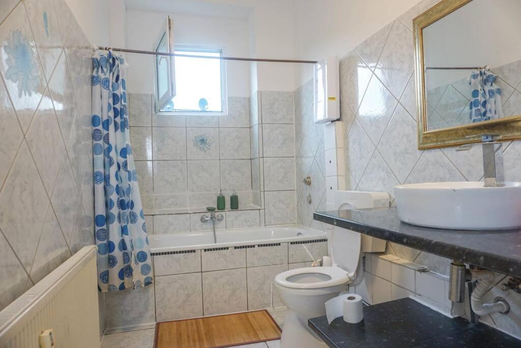 Apartment In Wuppertal - Charmante 3-Zimmer-Oase Mit Kamin Und Badewanne מראה חיצוני תמונה